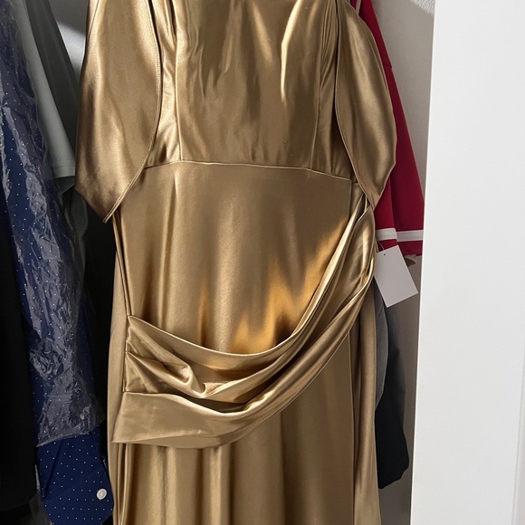 Champagne gown✨ #bridesmaid #prom #champagne #gown #dress #wedding - Picture 2 of 3